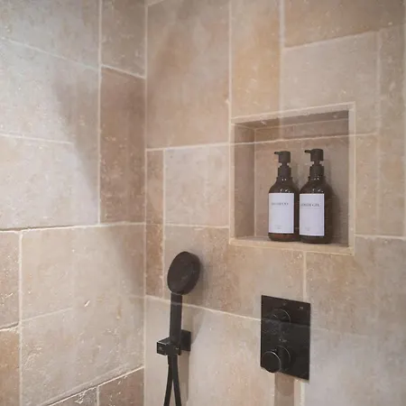 T2 Coeur - Parking Prive - 5 Min Metro Jeanne D'arc & Gare Matabiau