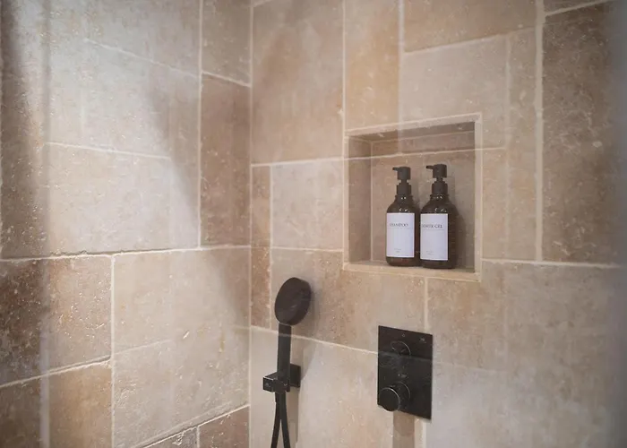 T2 Coeur - Parking Prive - 5 Min Metro Jeanne D'arc & Gare Matabiau